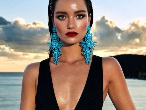 Цепи, пластик, жемчуг: главные тренды летней бижутерии и как ее носить