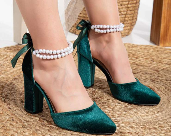 От классики к дерзости: как вписать жемчуг в современный стильный гардероб От классики к дерзости: как вписать жемчуг в современный стильный гардероб