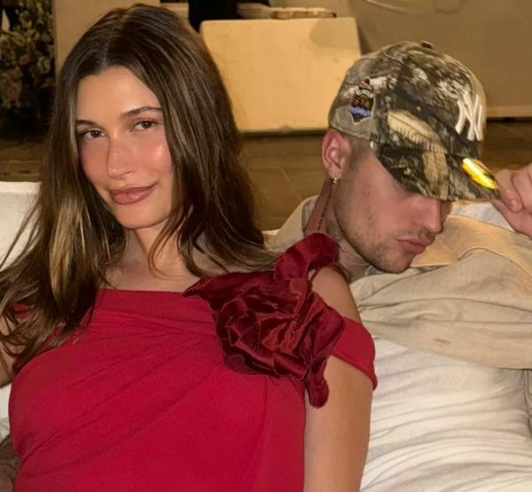 Хейли Бибер спровоцировала слухи о разводе
Хейли Бибер спровоцировала слухи о разводе