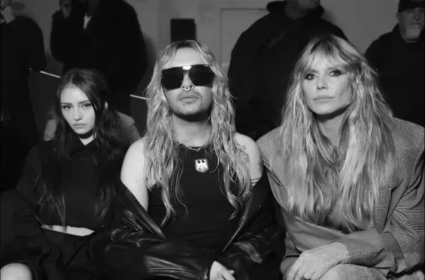 52-летняя Хайди Клум в "голом" платье посетила показ Vetements в Париже 52-летняя Хайди Клум в "голом" платье посетила показ Vetements в Париже