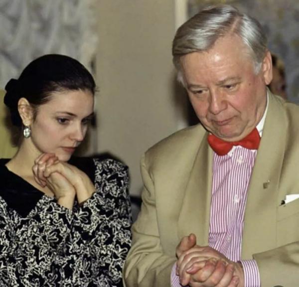 Марина Зудина поделилась архивными снимками с Олегом Табаковым
Марина Зудина поделилась архивными снимками с Олегом Табаковым