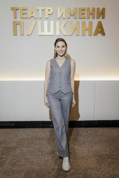 Екатерина и Александр Стриженовы, Агриппина Стеклова и другие на театральной премьере в Москве
Екатерина и Александр Стриженовы, Агриппина Стеклова и другие на театральной премьере в Москве