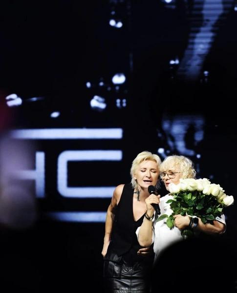 Жизнь, слезы и любовь главной рок-леди Дианы Арбениной: «Я стараюсь сохранить то, что имею, но не все зависит от меня» Жизнь, слезы и любовь главной рок-леди Дианы Арбениной: «Я стараюсь сохранить то, что имею, но не все зависит от меня»