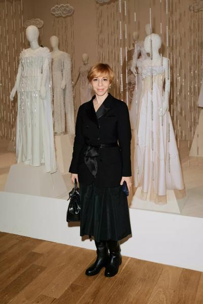 Марианна Максимовская, Таня Геворкян, Лина Дембикова и другие на открытии выставки "Сны Алены"
Марианна Максимовская, Таня Геворкян, Лина Дембикова и другие на открытии выставки "Сны Алены"