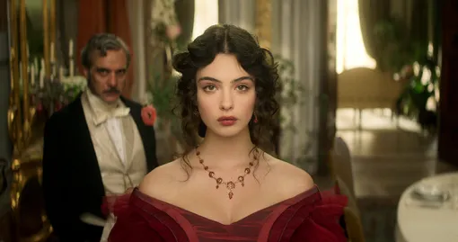 Модель и полиглот: интересные факты о дочери Моники Беллуччи Деве Кассель Модель и полиглот: интересные факты о дочери Моники Беллуччи Деве Кассель