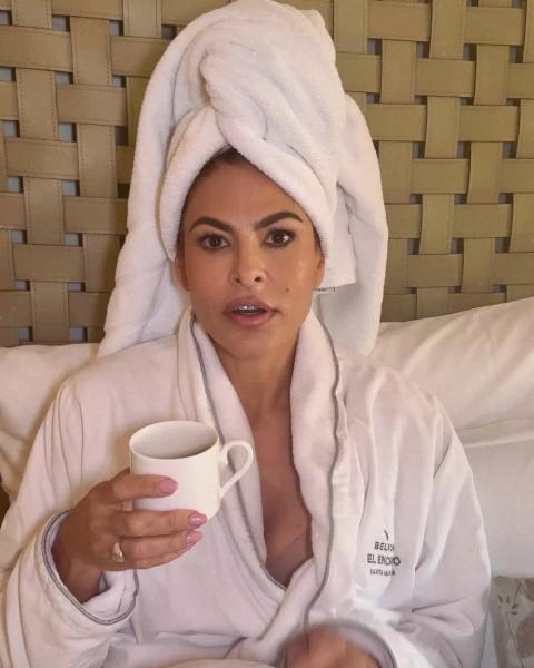 Ева Мендес трогательно отметила 51-летие
Ева Мендес трогательно отметила 51-летие