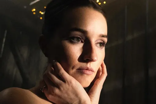 «Я шла сквозь туман»: Кейтлин Дивер призналась, что после похорон матери снялась в сериале «Одни из нас» «Я шла сквозь туман»: Кейтлин Дивер призналась, что после похорон матери снялась в сериале «Одни из нас»