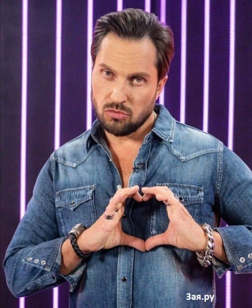 Александр Ревва перестал ругаться с мамой, которая назвала его жену проституткой Александр Ревва перестал ругаться с мамой, которая назвала его жену проституткой