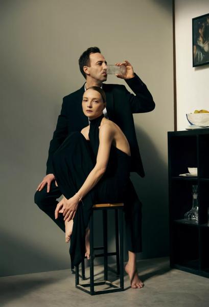 Екатерина Вилкова и Илья Любимов: "Счастье – это жить для другого"
Екатерина Вилкова и Илья Любимов: "Счастье – это жить для другого"