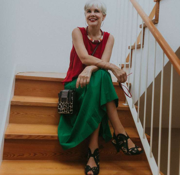 Цвет, фактура, силуэт: как одеваться актуально этой весной и летом в возрасте 40+ Цвет, фактура, силуэт: как одеваться актуально этой весной и летом в возрасте 40+