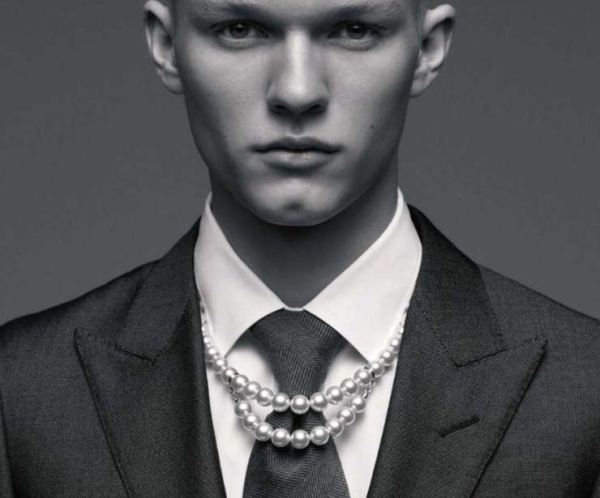 От классики к дерзости: как вписать жемчуг в современный стильный гардероб От классики к дерзости: как вписать жемчуг в современный стильный гардероб