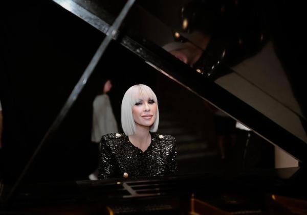 Продюсер Дарья Кузнецова: «Алсу — заложник своей семьи и фамилии. У нас в стране не любят богатых людей» Продюсер Дарья Кузнецова: «Алсу — заложник своей семьи и фамилии. У нас в стране не любят богатых людей»