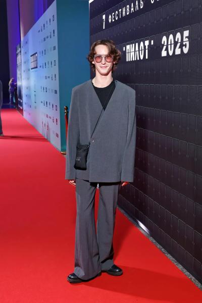 Нино Нинидзе, Ирина Пегова, Анна Банщикова и другие на фестивале сериалов в Иваново
Нино Нинидзе, Ирина Пегова, Анна Банщикова и другие на фестивале сериалов в Иваново