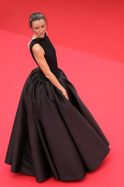 Наши в Каннах: Ксения Собчак, Елена Перминова, Наталья Османн и другие
Наши в Каннах: Ксения Собчак, Елена Перминова, Наталья Османн и другие