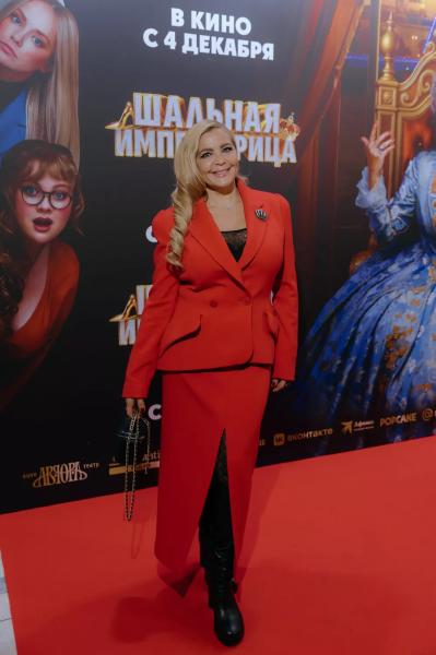 Ирина Пегова рассказала про отношения с большой разницей в возрасте
Ирина Пегова рассказала про отношения с большой разницей в возрасте