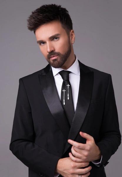 Победитель шоу «Маска» Вождь Александр Панайотов: отказывался от участия, получал анонимные записки и терпел панические атаки Победитель шоу «Маска» Вождь Александр Панайотов: отказывался от участия, получал анонимные записки и терпел панические атаки