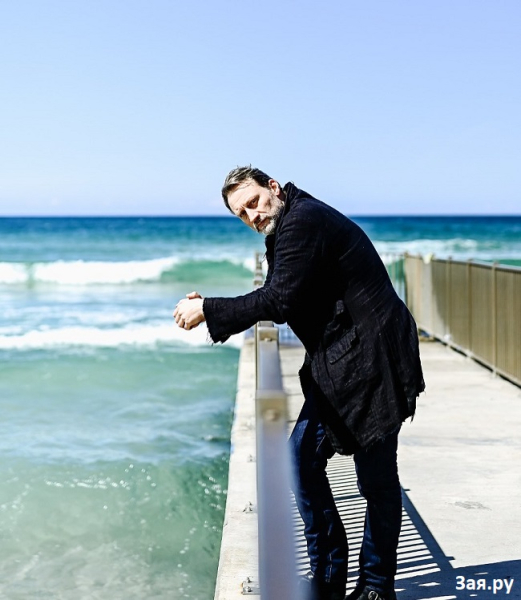 Иностранный агент Анатолий белый буквально плюнул в лицо Константину Хабенскому Иностранный агент Анатолий белый буквально плюнул в лицо Константину Хабенскому