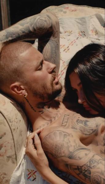 Джастин Бибер опубликовал очень личные фото с сыном и женой и выпустил новый альбом
Джастин Бибер опубликовал очень личные фото с сыном и женой и выпустил новый альбом