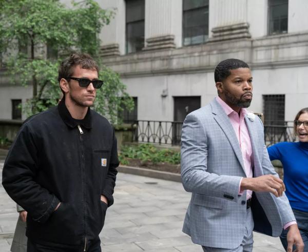 
                Муж Кэсси Вентуры впервые прокомментировал суд над Пи Дидди            