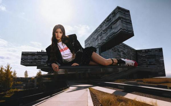 Анна Пересильд: "Не знаю, могу ли я уйти в шоу-бизнес..."
Анна Пересильд: "Не знаю, могу ли я уйти в шоу-бизнес..."