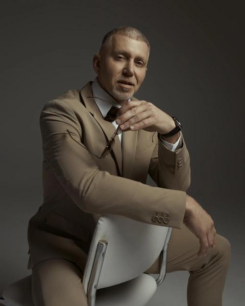 Рэпер Серега впервые о новой возлюбленной, сыновьях, которых воспитывает один, и формах Бьянки Рэпер Серега впервые о новой возлюбленной, сыновьях, которых воспитывает один, и формах Бьянки