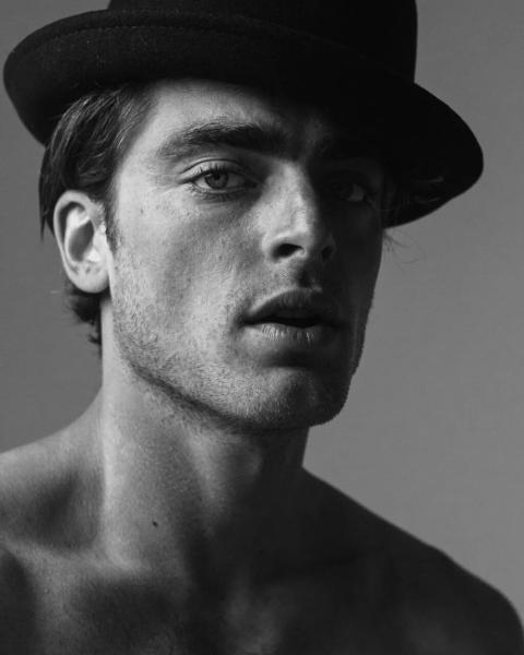 
                Федор Гамалея: "Меня часто сравнивают с Робертом Паттинсоном"            