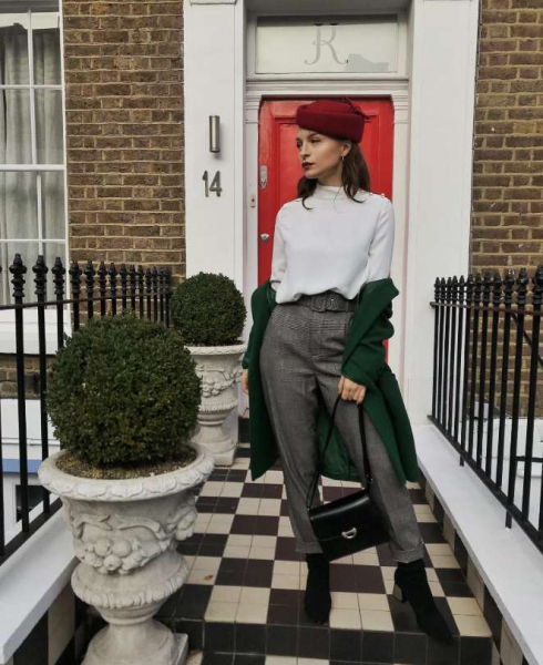 Королевский стиль: пилотка, шляпа-таблетка, шапка-пирожок — главный тренд сезона Королевский стиль: пилотка, шляпа-таблетка, шапка-пирожок — главный тренд сезона