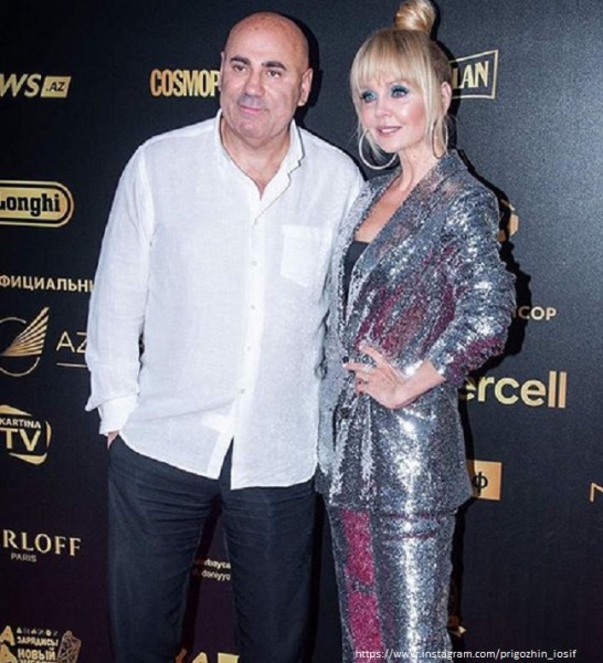 Певица Валерия с мужем и другими звездами застряли в лифте (видео) Певица Валерия с мужем и другими звездами застряли в лифте (видео)