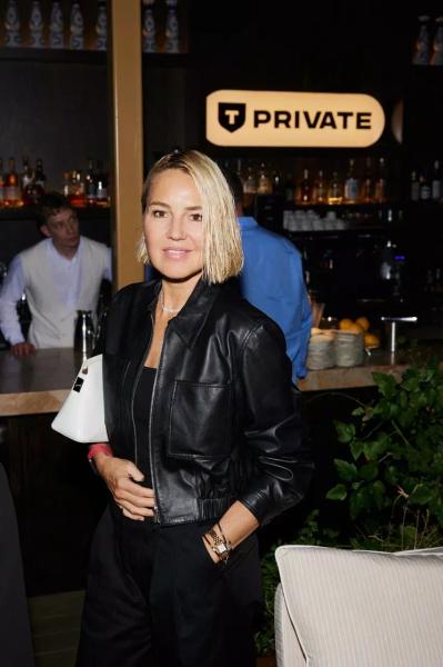 Zivert, Елизавета Базыкина, Полина Гагарина, Леонид Ярмольник на звездной вечеринке в Москве
Zivert, Елизавета Базыкина, Полина Гагарина, Леонид Ярмольник на звездной вечеринке в Москве