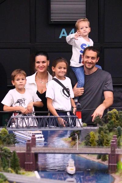 Виктория Райдос о переезде за границу, странных предпочтениях Шепса и преемнике на «Битве экстрасенсов» Виктория Райдос о переезде за границу, странных предпочтениях Шепса и преемнике на «Битве экстрасенсов»