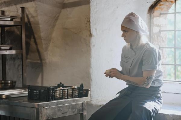 Из «пацанки» с темным прошлым в звезду сериалов: Кира Медведева откровенно о съемках в «Шефе» и пути к мечте Из «пацанки» с темным прошлым в звезду сериалов: Кира Медведева откровенно о съемках в «Шефе» и пути к мечте