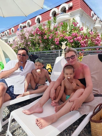 Егор Кончаловский о спорах с Хабенским на съемках «Авиатора», секретах крепкого брака и редких встречах с отцом Егор Кончаловский о спорах с Хабенским на съемках «Авиатора», секретах крепкого брака и редких встречах с отцом