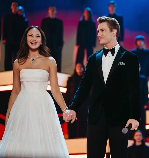 «Смотрит слишком много видео с моих концертов»: Алексей Воробьев показал домашнее выступление дочери Аиды Гарифуллиной «Смотрит слишком много видео с моих концертов»: Алексей Воробьев показал домашнее выступление дочери Аиды Гарифуллиной