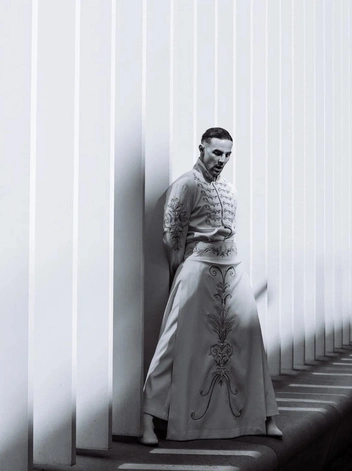 Даниил Воробьев о дочке, растущих гонорарах и мистике «Жара»: «Я убрал все лишнее и начинаю эпоху сути» Даниил Воробьев о дочке, растущих гонорарах и мистике «Жара»: «Я убрал все лишнее и начинаю эпоху сути»