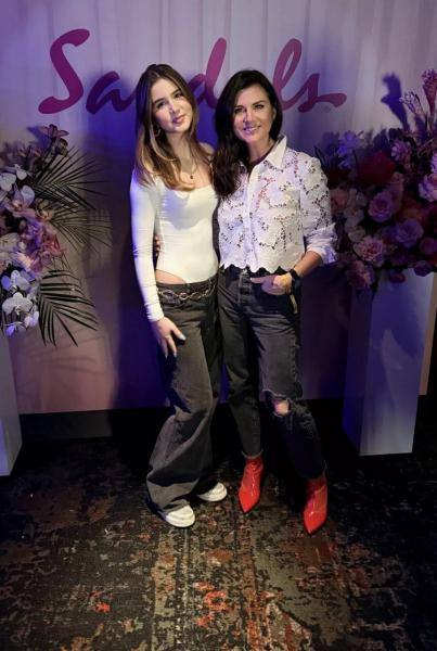 Брайан Остин Грин воссоединился с бывшей — спустя 30 лет после расставания
Брайан Остин Грин воссоединился с бывшей — спустя 30 лет после расставания