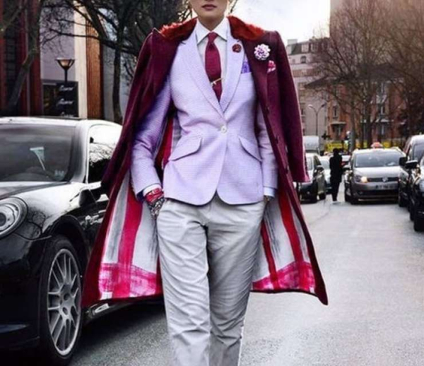 Галстуки для женщин: как и с чем носить весенний тренд, советы стилиста Галстуки для женщин: как и с чем носить весенний тренд, советы стилиста