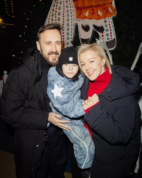 
                Филипп Киркоров, Юлия и Анна Пересильд, Татьяна Навка и другие на открытии ГУМ-катка            