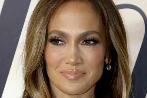 Дженнифер Лопес назвала имя актера, с которым у нее был &laquo;лучший поцелуй&raquo; на экране