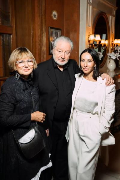 Юлия Пересильд, Евгений Миронов, Константин Райкин и другие на презентации нового сезона в Театре Наций
Юлия Пересильд, Евгений Миронов, Константин Райкин и другие на презентации нового сезона в Театре Наций