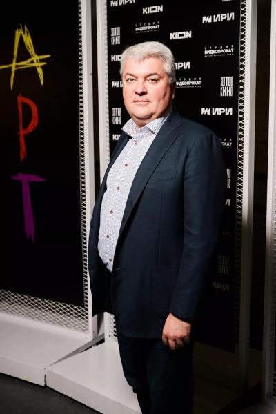 Рената Пиотровски, Аврора, Федор и Сергей Бондарчуки на светской премьере сериала "Арт – это я"
Рената Пиотровски, Аврора, Федор и Сергей Бондарчуки на светской премьере сериала "Арт – это я"