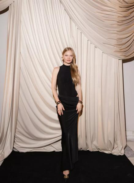 Собчак, Валерия, Рудковская, Крутой: кто был на презентации нового клипа Димы Билана
Собчак, Валерия, Рудковская, Крутой: кто был на презентации нового клипа Димы Билана