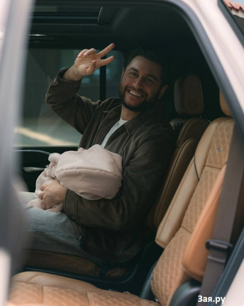 Давид Манукян рассказал, кто у него родился и поделился первыми фото ребенка Давид Манукян рассказал, кто у него родился и поделился первыми фото ребенка