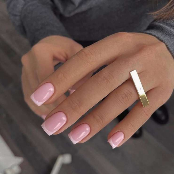 Сочный лимон, небанальный френч и не только: трендовый маникюр начала лета Сочный лимон, небанальный френч и не только: трендовый маникюр начала лета