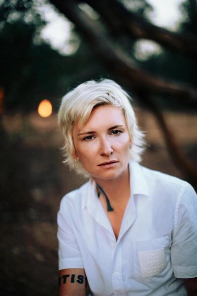 Жизнь, слезы и любовь главной рок-леди Дианы Арбениной: «Я стараюсь сохранить то, что имею, но не все зависит от меня» Жизнь, слезы и любовь главной рок-леди Дианы Арбениной: «Я стараюсь сохранить то, что имею, но не все зависит от меня»