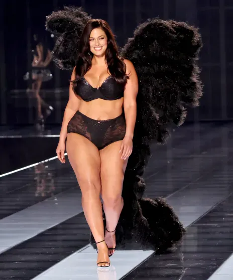 Адриана Лима, Ирина Шейк, Джиджи и Белла Хадид, Алессандра Амбросио, дебют Эмили Ратаковски и "ангелы" на шоу Victoria's Secret