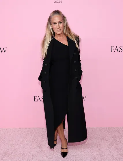 Адриана Лима, Ирина Шейк, Джиджи и Белла Хадид, Алессандра Амбросио, дебют Эмили Ратаковски и "ангелы" на шоу Victoria's Secret