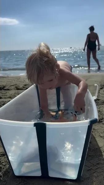 Елена Товстик после скандального развода с любовником Полины Дибровой прилетела с детьми на курорт Елена Товстик после скандального развода с любовником Полины Дибровой прилетела с детьми на курорт