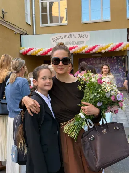 Агата Муцениеце, Полина и Дмитрий Дибровы, Сергей Лазарев, Яна Рудковская: звёзды отвели детей в школу 1 сентября