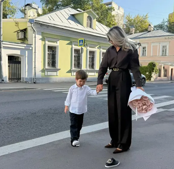 Агата Муцениеце, Полина и Дмитрий Дибровы, Сергей Лазарев, Яна Рудковская: звёзды отвели детей в школу 1 сентября