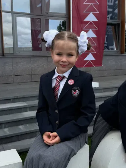 Агата Муцениеце, Полина и Дмитрий Дибровы, Сергей Лазарев, Яна Рудковская: звёзды отвели детей в школу 1 сентября